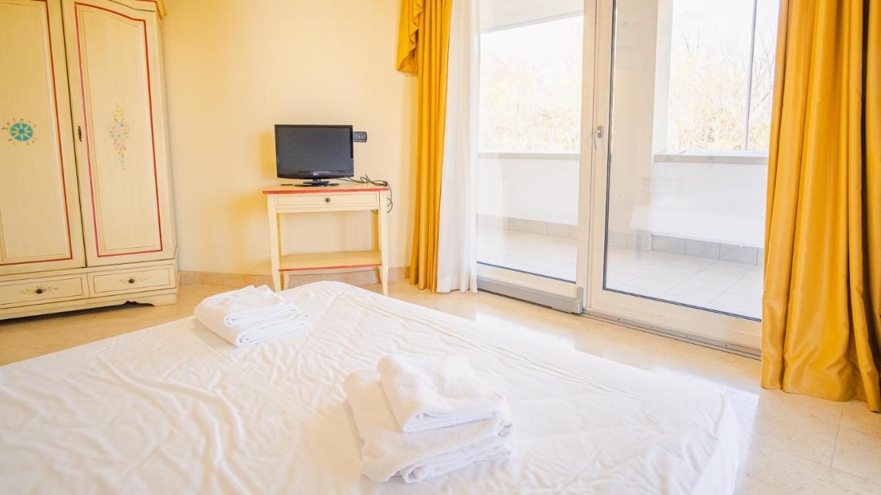 Relais Du Lac Village - Italian Homing Ντεζεντσάνο ντελ Γκάρντα Εξωτερικό φωτογραφία
