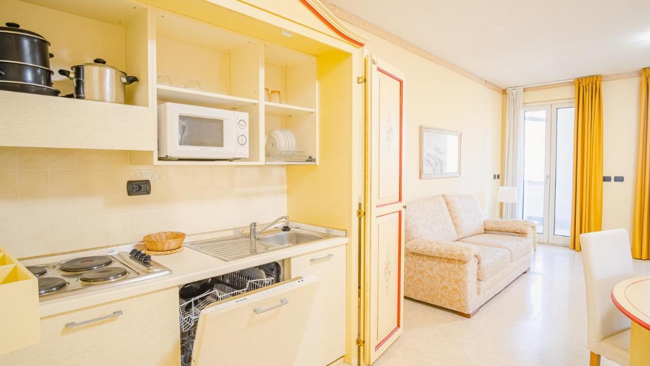 Relais Du Lac Village - Italian Homing Ντεζεντσάνο ντελ Γκάρντα Εξωτερικό φωτογραφία